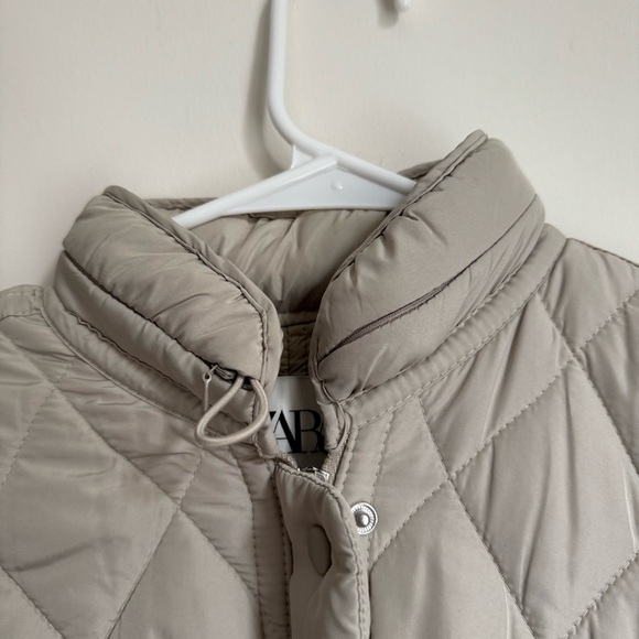 ZARA Beige Puffer Jacket - Picture 4 of 10